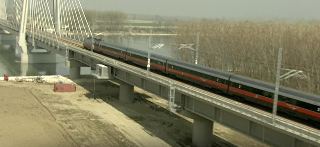 Derubava passeggeri sui treni ad alta velocità, arrestato